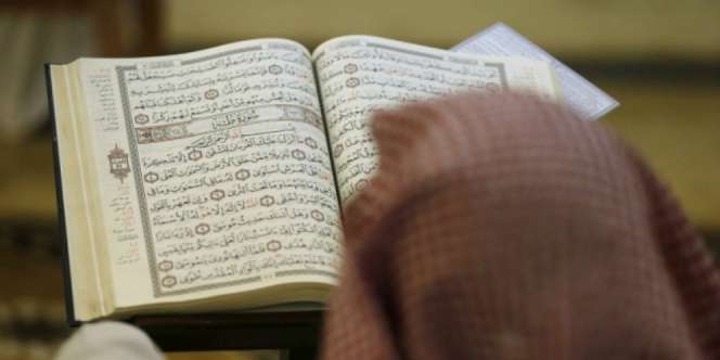 Menulis dan Membaca Quran Selain Bahasa Arab Dilarang!