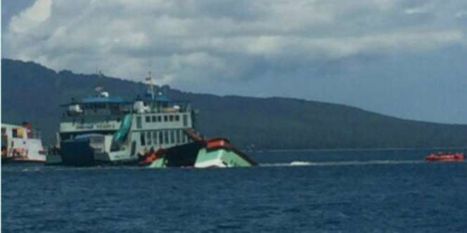 Detik-detik KMP Ravelia Karam di Selat Bali