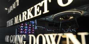 Bursa Syariah Tenggelam oleh Aksi Ambil Untung