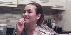 Nikita Mirzani Makan Sianida?