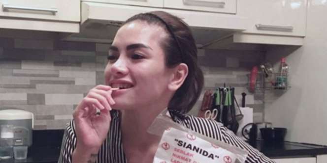Nikita Mirzani Makan Sianida?