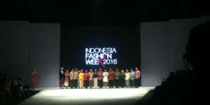 Indonesia Fashion Week 2016 Dibuka Menteri Puan Maharani
