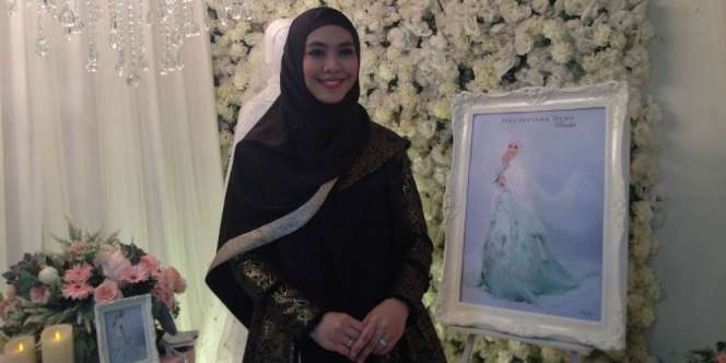 Koleksi Cantik Busana Pengantin Oki Setiana Dewi di IFW 2016
