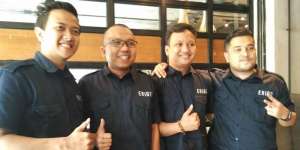Busana Nyaman Sekaligus Modis untuk Traveling