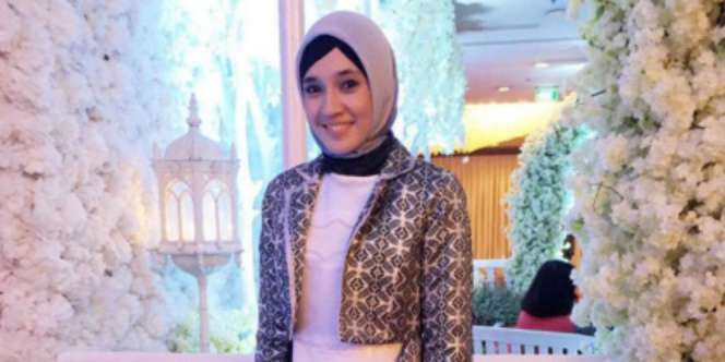 Dhini Aminarti Segera Berhijab Syar`i