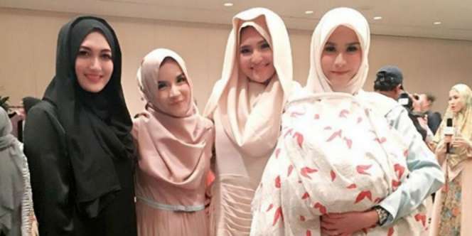 Foto Marshanda Kembali Berhijab Panen Doa