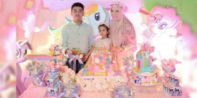 Rima Idris Rayakan Ultah Anak, Ustaz Aswan Jadi Sorotan