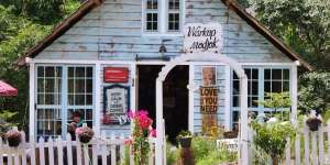 Warkop Modjok, Warung Kopi Paling Fotogenik di Bandung