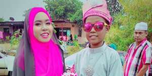 Coba Tebak, Berapa Usia Pengantin Pria Ini? Anda Mungkin Salah