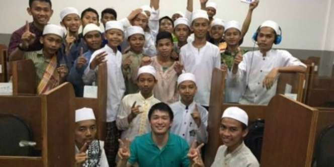 Kenali Islam, Pemuda Jepang Jadi Relawan di Ponpes