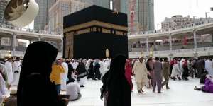 Kisah Nyata Seorang Wanita Cantik Diazab di Tanah Suci
