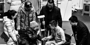 Pria Sewaan Menyamar Jadi Cucu, Demi Nenek