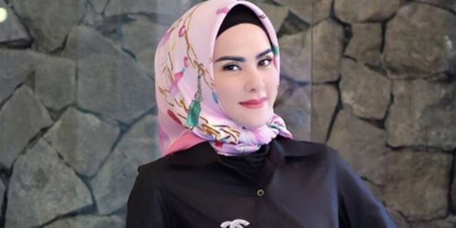 Angel Scarf: Gaya Jilbab Turki Cantik ala Angel Lelga