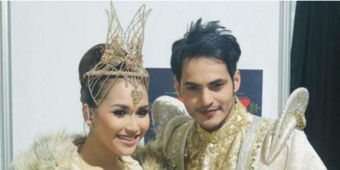 Dekat Lagi dengan Artis India, Ayu Ting Ting Dapat `Warning`