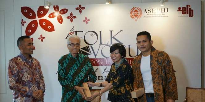 Folk N Vogue Pamerkan Busana 100% Indonesia
