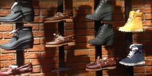 Begini Kiat Merawat Sepatu Boots