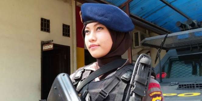 Bripda Adri, Sniper Berhijab dari Bumi Yogyakarta