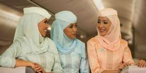 Wajib Berhijab, Pramugari Air France Protes