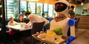 Dianggap Tak Becus Kerja, Robot Dipecat Bos Restoran