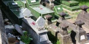 Benarkah Mayat Menjawab Salam dari Peziarah?