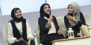 Trio Hijabers, Teman yang Baik Mengingatkan Dunia-Akhirat