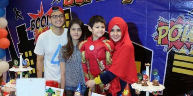 Foto Bersama Kekasih Mantan Suami, Risty Tagor Dipuji Netizen