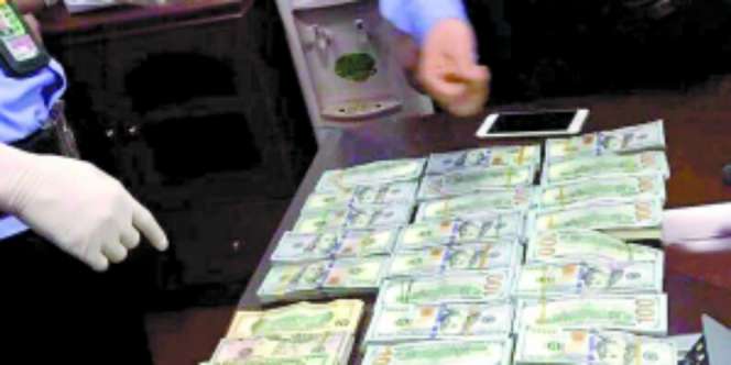 2 Pekerja Bangunan Kembalikan Uang Rp 4,7 M