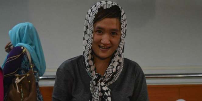 Mendengar Takbir, Wanita Ini Ucap Syahadat Dibimbing Aa Gym