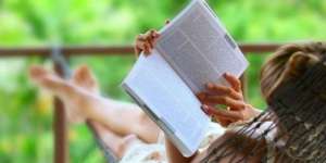 5 Pekerjaan yang Cocok Buat Si Kutu Buku