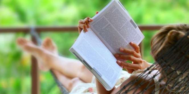 5 Pekerjaan yang Cocok Buat Si Kutu Buku