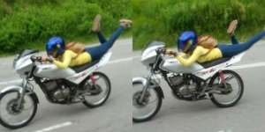 Heboh Video Gadis Naik Motor Sambil `Aksi Terbang`