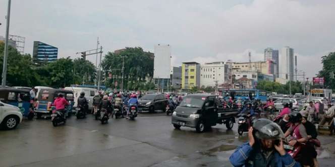 Jakarta Dikepung Banjir, Ini Titik Kemacetan di Ibukota
