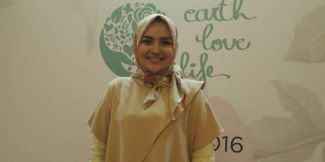 Pesona Raja Ampat Dikoleksi Hari Raya Ria Miranda