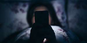 Istri Ditelepon Mantan Tengah Malam, Suami Langsung Pilih...