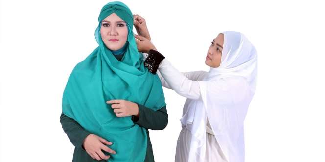 Naveela: Hai... Makeup Artist, Mau Kebanjiran Order?