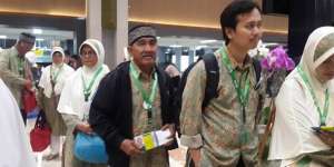 Tukang Ojek Renta Bertarif Seikhlasnya Pergi Umrah