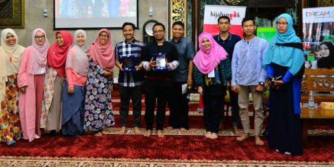 Riska-Hijab Speak: Makin Kreatif di Tengah Era Social Media