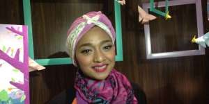 Ini Gaya Busana Favorit Chiki Fawzi