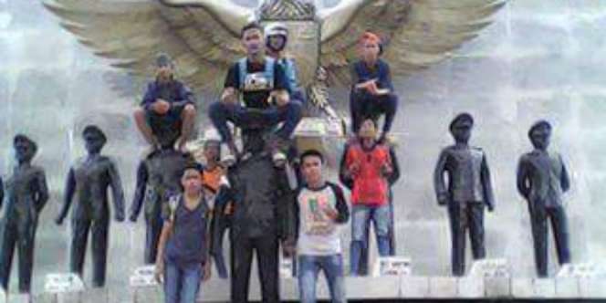 Astagfirullah, Kelakuan Para ABG Ini Tidak Patut Dicontoh