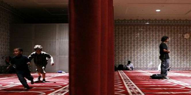 Jangan Marahi Anak di Masjid, Ini Bahayanya