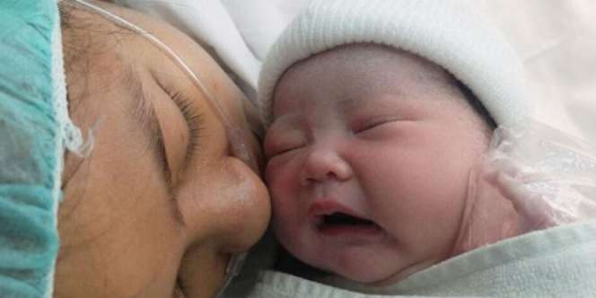 Belum Satu Bulan, Bayi Tantri `Kotak` Jadi Selebgram