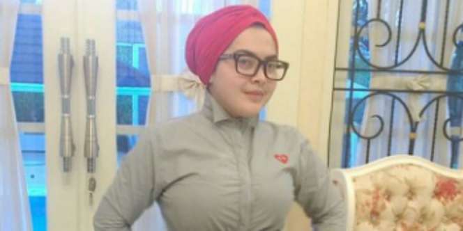 Heboh, Foto Editan Adik Syahrini Panen Kritik