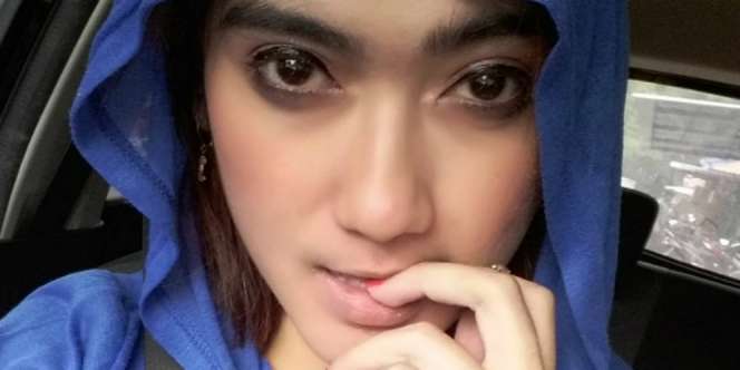 Curhat Mengejutkan Revi Mariska, Dicap Artis Gila & Pecandu