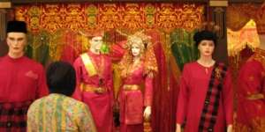 Gadis Daerah Ini Akan Malu Nikah Sebelum Khatam Alquran