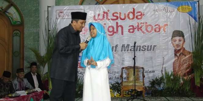 Subhanallah, Gadis Tuna Netra Ini Hafal 30 Juz Alquran