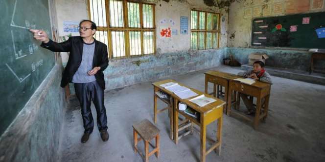 Astaghfirullah, Gaji Guru Dibayar Anak Ayam