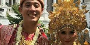 Subhanallah, Junior Liem Nikahi Putri Titian dengan Syahadat