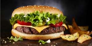 Negara Lagi Krisis, Sepotong Hamburger Dijual Rp2,3 Juta