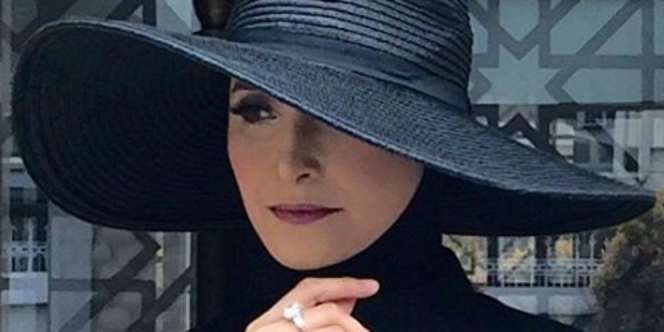 Bergaya dengan Topi Lebar Seperti Inneke Koesherawati