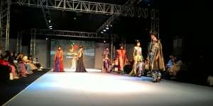 Koleksi Lembayung Jiva Dihadirkan Dian Pelangi di Muffest 